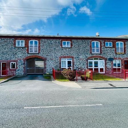 Lovely Apartment Overlooking The Harbour And Bay Ardglass Екстериор снимка
