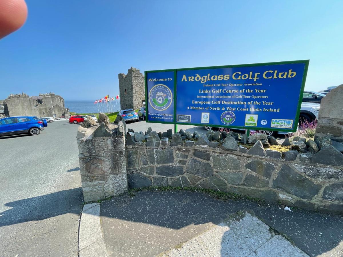 Lovely Apartment Overlooking The Harbour And Bay Ardglass Екстериор снимка