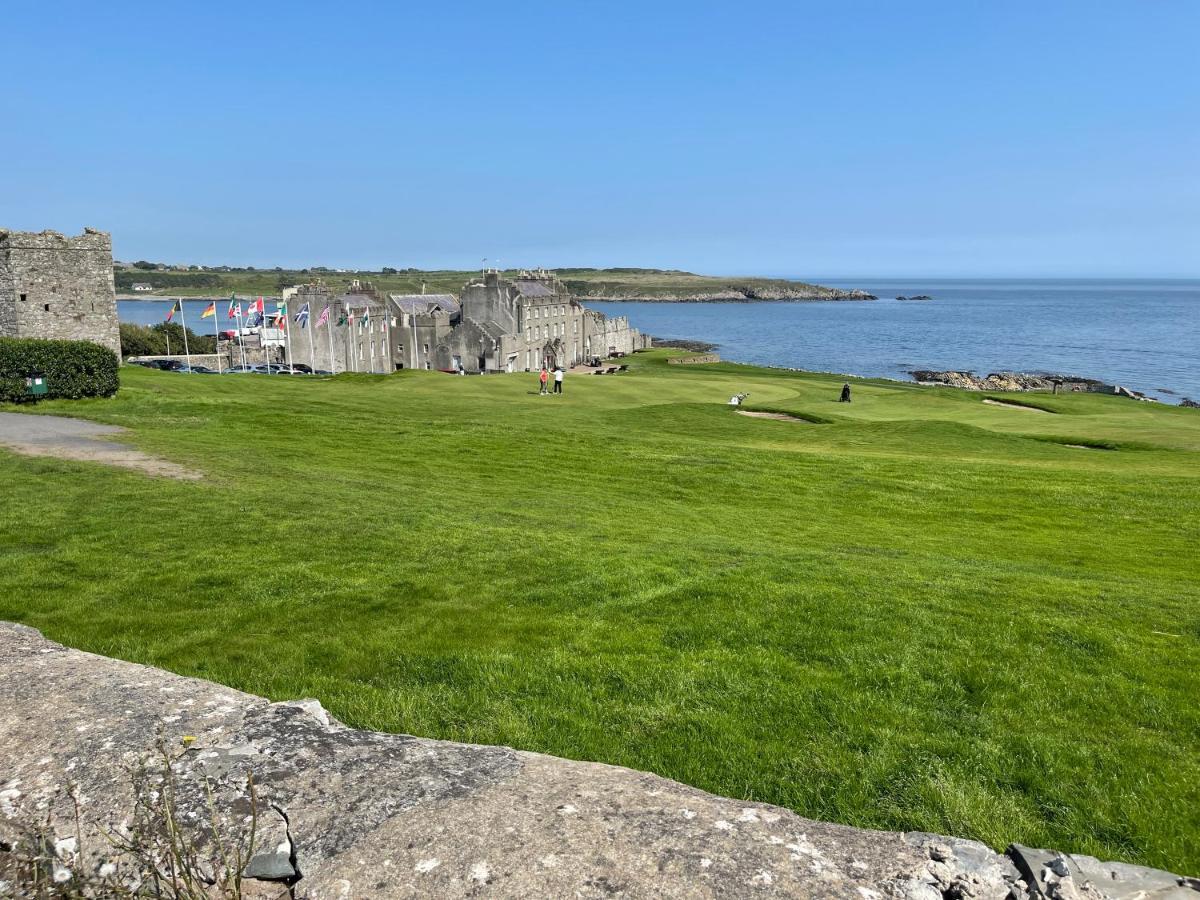 Lovely Apartment Overlooking The Harbour And Bay Ardglass Екстериор снимка